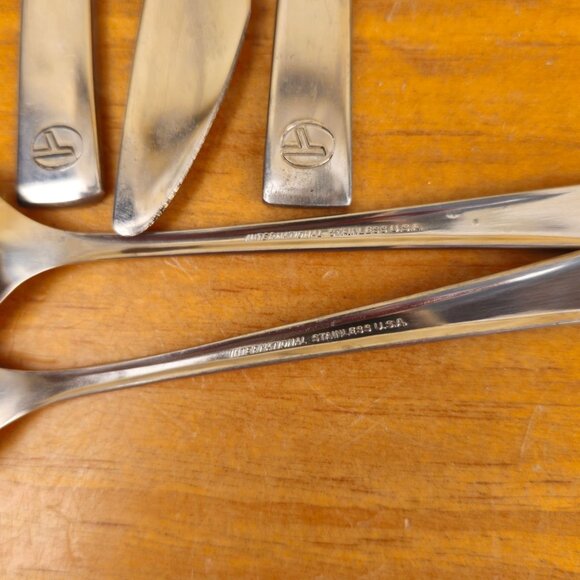 Vintage Eastern Airlines In-Flight Flatware, 4 Spoons, 4 Forks, 4 Knives - Picture 8 of 8